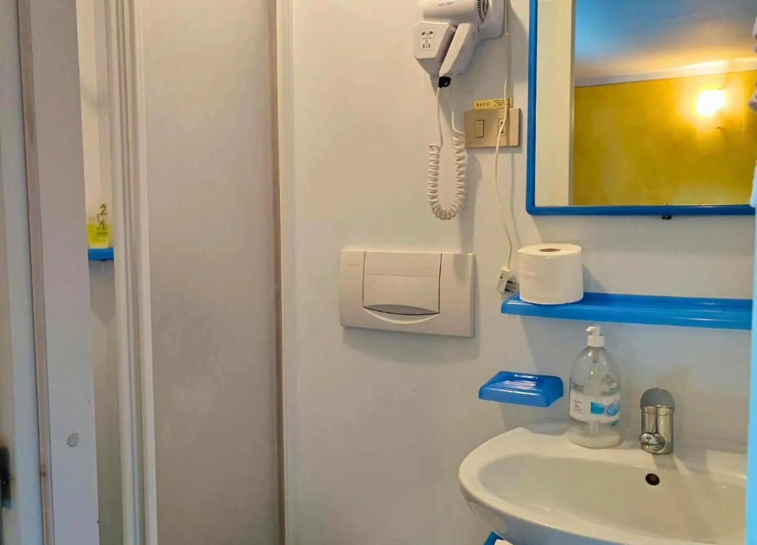 *** Oda ve Kahvaltı B&B Colorado Bergamo İtalya